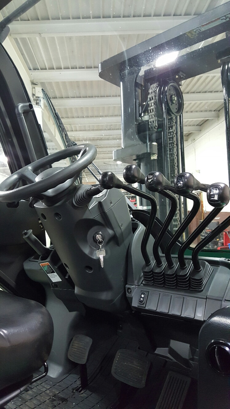 Forklift-Tier 4 Compliant Diesel Pneumatic TIRE Forklift
